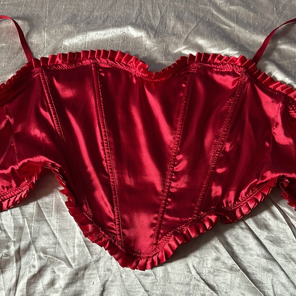 Red Corset - Picture 4 of 8